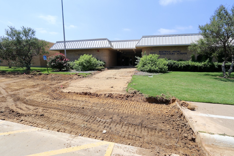 Short bond Short Elementary - bond construction underway