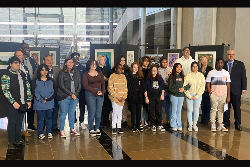 art students at dallas cowboys game Art students at Dallas Cowboys game - part of the the first cohort to participate in the Arlington ISD/Dallas Cowboys Art Tour program